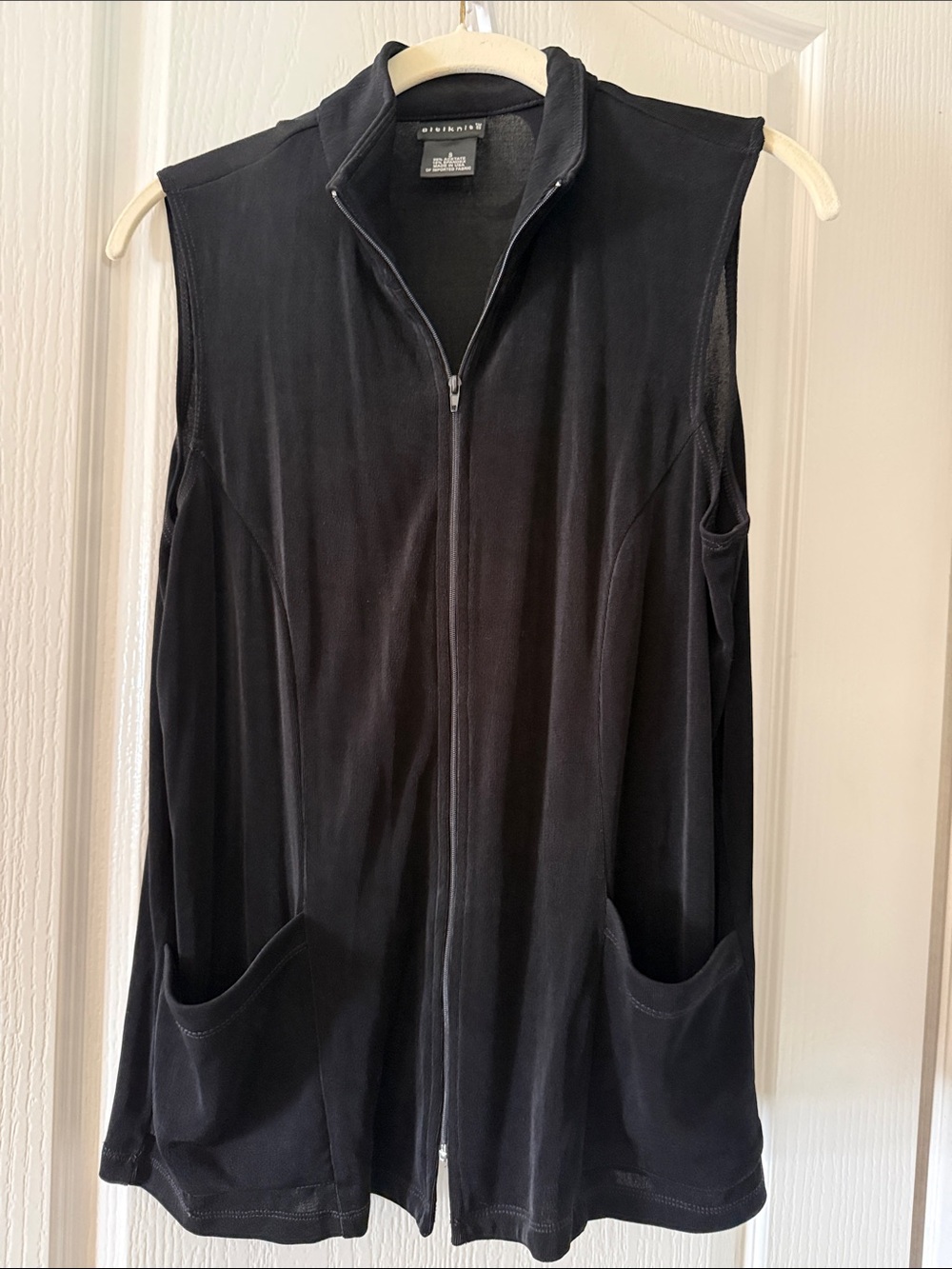 Citiknits Black Zip-Front Sleeveless Vest, Size Small